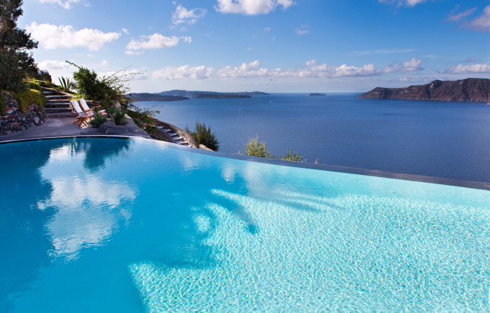 La célébrissime infinity pool du Perivolas.