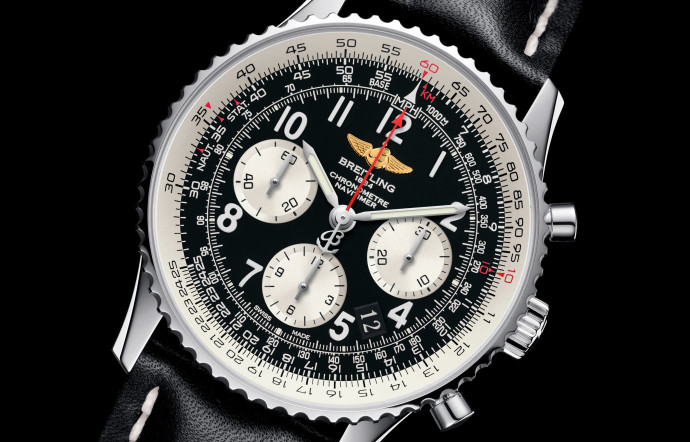 Navitimer 01, mouvement mécanique à remontage automatique, bracelet en cuir, boîtier en acier.
