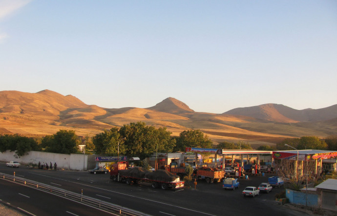 Station de pétrole à Maragha (Iran)