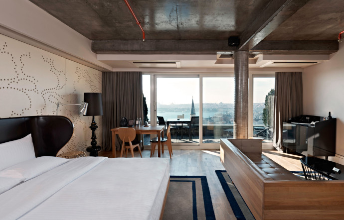 Witt, Istanbul