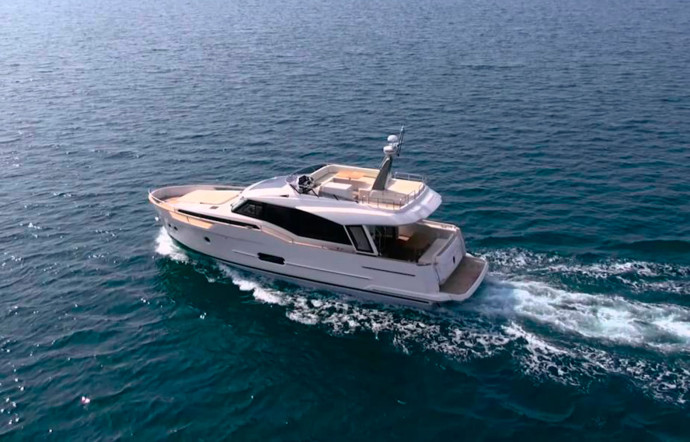 Greenline 48 Hybrid