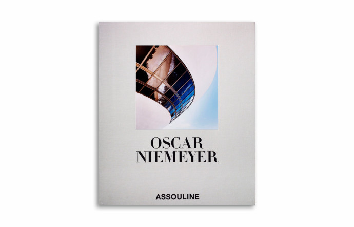« Oscar Niemeyer », Michael Kimmelman et Matthieu Salvaing, éditions Assouline, 168 pages.
