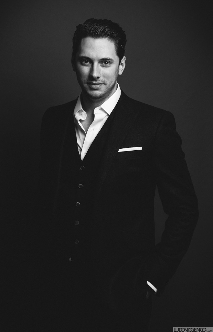 Diplômé d’une école de commerce, Kevin Ansiau décroche une opportunité pour lancer sa carrière chez JCDecaux en Angleterre. Deux ans plus tard, il décide que son idée de messagerie instantanée est suffisamment mature pour être lancée. C’est alors que Kisapp est née.