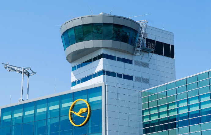 L’aéroport de Francfort accueille le hub le plus important de la Lufthansa, qui voit passer 37 millions de ses passagers annuels sur un total de 60 millions.