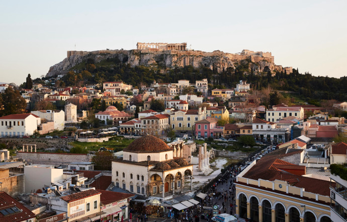 A for Athens, Athènes