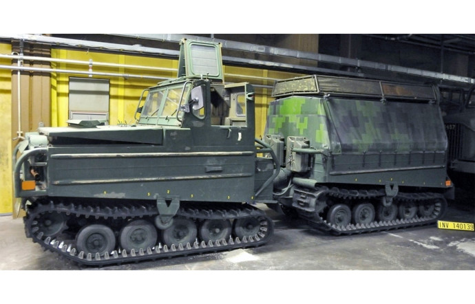 Le Bandvagn 202, véhicule de l’armée suédoise, ressemble étrangement aux croquis déposés par Apple… Un indice sur le design de la future voiture de la marque à la pomme ?