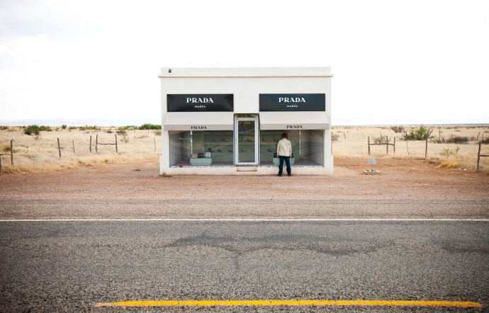 « Prada Marfa », Valentine