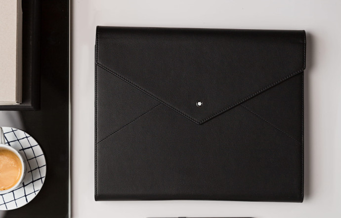 L’organiseur en cuir de la Montblanc Pelletteria de Florence avec technologie StarWalker incluse, délicieux mélange de technologie et d’artisanat centenaire.
