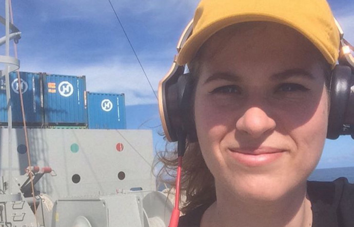Rebecca Moss, l’artiste anglaise prisonnière d’un cargo coréen
