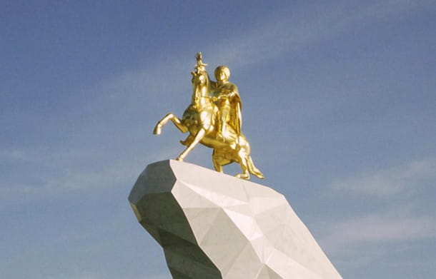 The Good Airport : Ashgabat, luxe, calme et culte de la personnalité