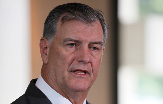 Mike Rawlings.
