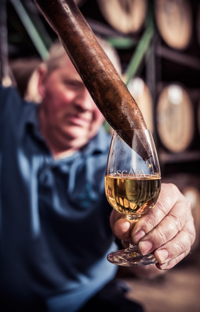 Ces single malts sont unanimement reconnus pour leur finesse et pour leur délicate touche iodée, mais sans aucune note tourbée.