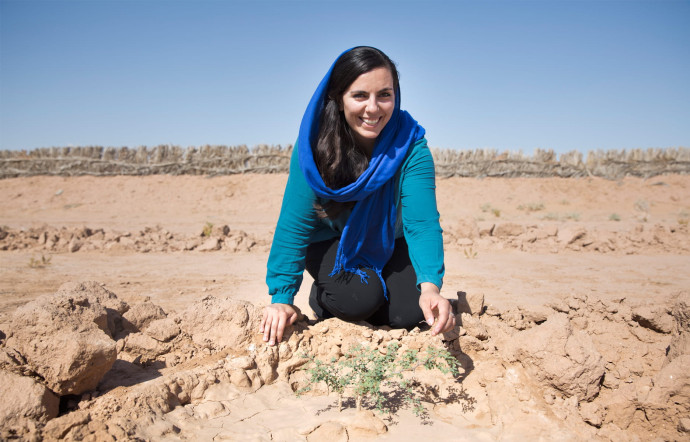Fondatrice de l’association Acacias for All, Sarah Toumi est à l’origine de la plantation de plus d’un millions d’arbres en Afrique. A travers la reforestation et l’introduction de cultures adaptées à la sécheresse, Sarah Toumi lutte contre la désertification en Tunisie et la paupérisation des agriculteurs liées aux changement climatiques.