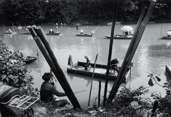 Lot 65Willy RONIS (1910 – 2009)Bord de MarneEpreuve argentiqueEst. 2 000 – 3 000 €