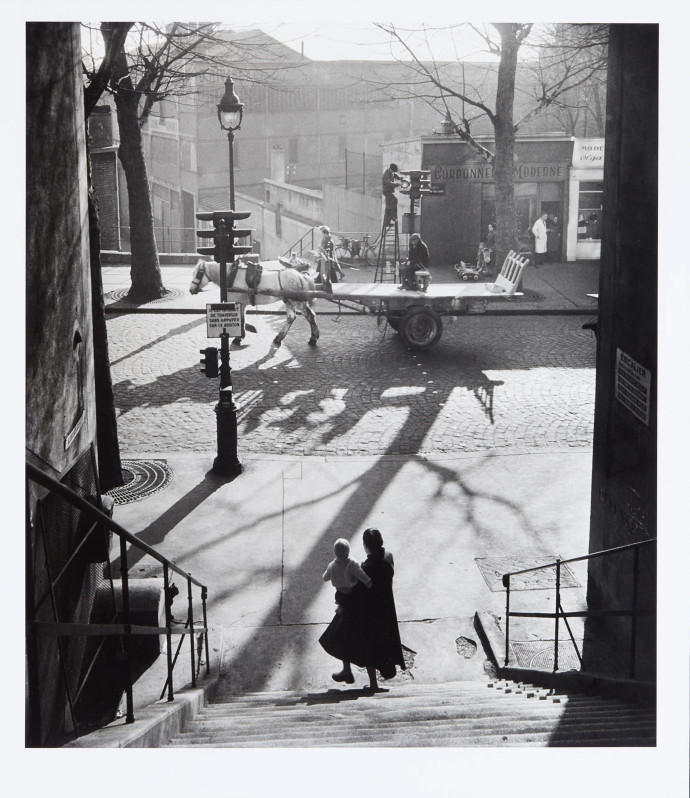 Lot 59Willy RONIS (1910 – 2009)Avenue Simon Bolivar – Paris, 1950Epreuve argentiqueEst. 2 000 – 3 000 €
