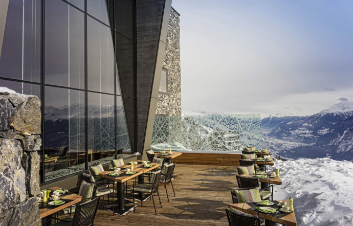 Terrasse extérieure, Chetzeron Hotel à Crans-Montana, en Suisse