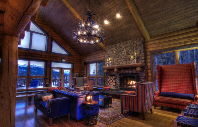 Auberge de jeunesse très chic, The Bivouac offre une vue spectaculaire sur la chaîne de montagnes Tenmile.