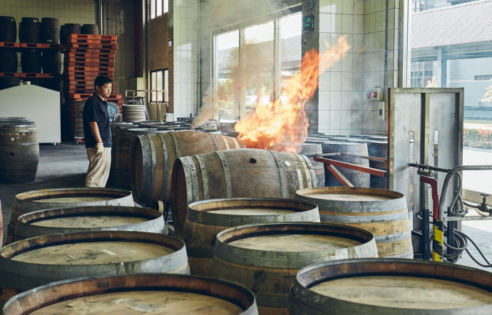 Les fûts proviennent des États-Unis et d’Espagne. Quant au processus de fabrication, il respecte la plus pure tradition écossaise.
