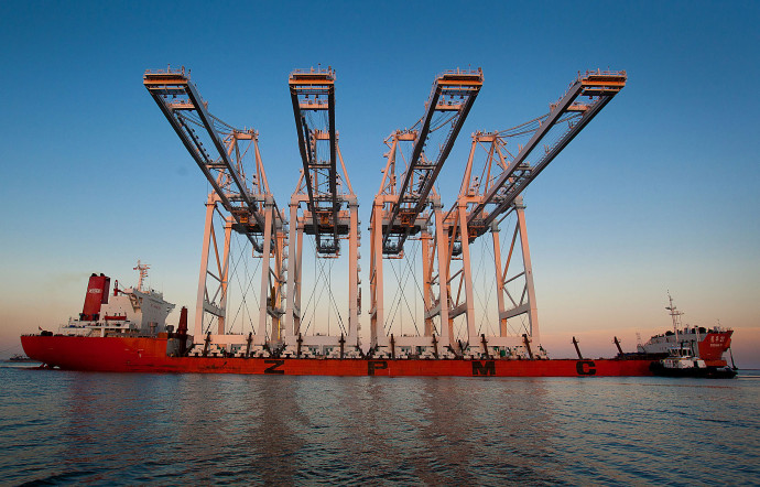 Grues ZPMC, à Long Beach, Californie