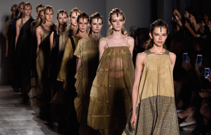 Défilé Uma Wang Printemps-été 2017 à Milan.