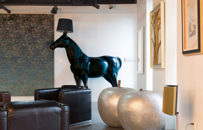Le bureau de Thomas Shao, véritable galerie d’art et de design.