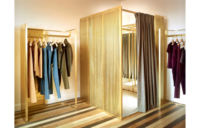 La boutique Stouls se trouve au 36, rue du Mont-Thabor, Paris.