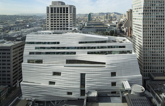 La brumeuse silhouette de l’extension du SFMOMA.