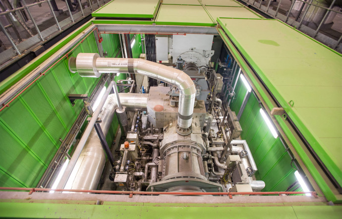 La vapeur issue de la combustion des boues est propulsée dans la turbine afin de générer de l’électricité.