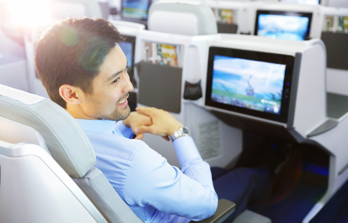 Disponible sur sa toute nouvelle flotte de Boeing 767, Air Astana propose un système individuel de divertissements à bord.