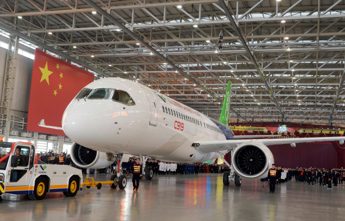 Le C919, premier avion civil chinois de plus de 100 places, présenté en novembre 2015.
