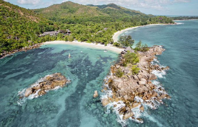 Le Constance Lémuria, perdu dans la forêt aux Seychelles.