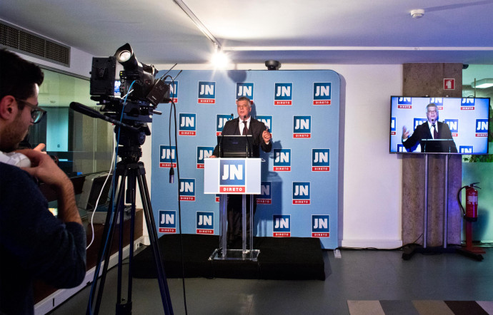Discours d’inauguration de JN Directo par le directeur de la rédaction, Afonso Camões. Agé de 60 ans, il est à la tête de Jornal de Notícias depuis fin 2014.