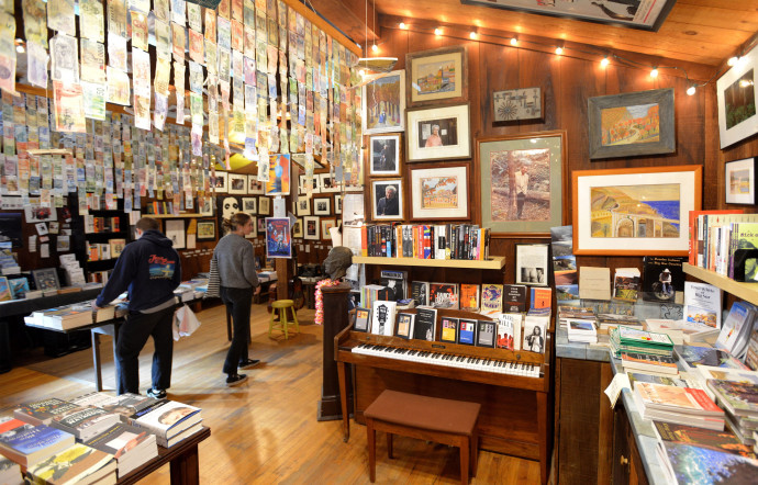 La Henry Miller Memorial Library est à la fois une librairie où sont proposées les oeuvres de l’écrivain, bien sûr, et un centre d’art.