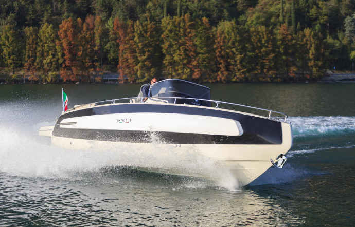 Invictus Yacht 280 TT, best seller de la marque