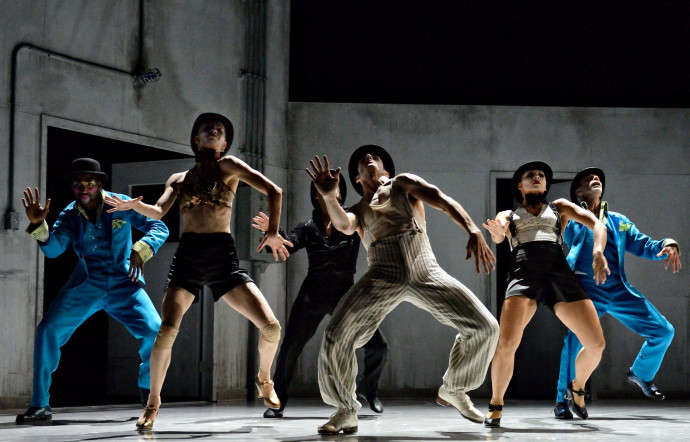 La compagnie Kidd Pivot, en collaboration avec Jonathon Young explore la complexité du monde de l’inconscient.