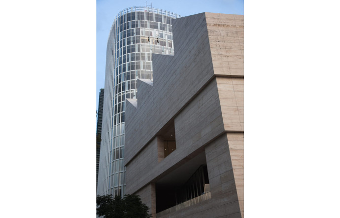 Le musée Jumex, et sa silhouette industrielle.