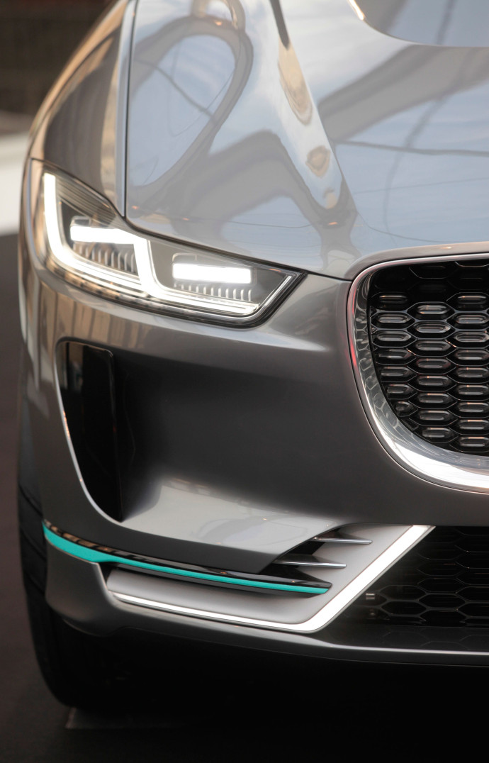 Avec ses lignes aérodynamiques, ce concept-car promet un 0-à-100-km/h en 4 secondes.