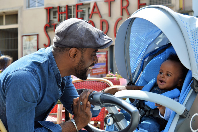 Ammin et Idriss font une pause place Place Saint-Georges