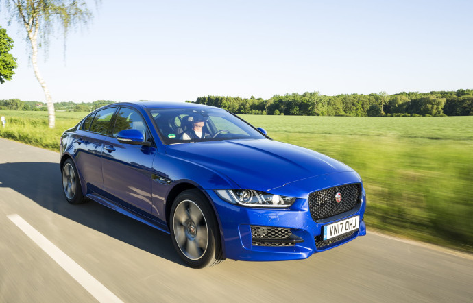 La Jaguar XE, équipée des moteurs Ingenium.