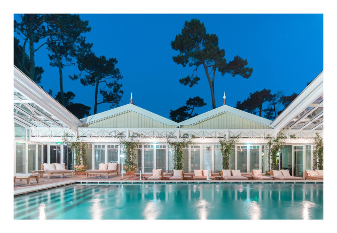 Piscine intérieure de l’hôtel Ha(a)ïtza.