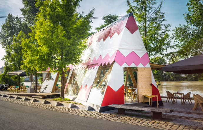 «Canadienne», terrasse du restaurant Le 1, réalisée par le collectif Fichtre.