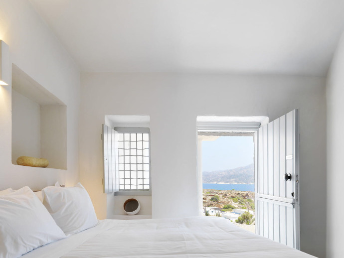 Chambre de luxe de l’hôtel The Windmill à Kimolos, Grèce.