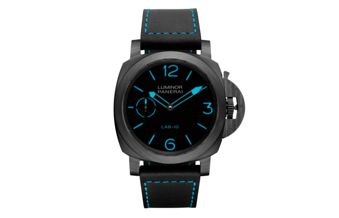 «Lab-ID Luminor 1950 Carbotech 3 Days», boîtier 49 mm en Carbotech, mouvement p.3001/C mécanique à remontage manuel, bracelet en Carbotech, étanche à 100 m, édition limitée à 50 exemplaires, 50 000 €.