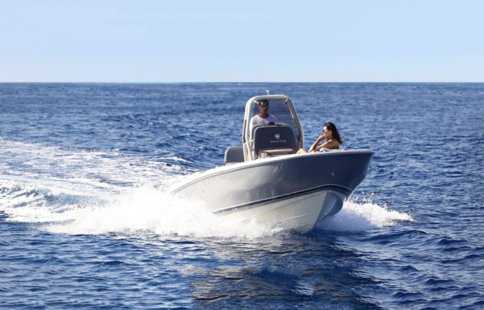 Invictus 200 HX.