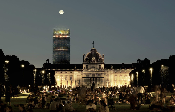 Vue depuis le Champ-de-Mars. La nouvelle Tour aura pour mission de faire oublier son image d’édifice mal aimé des Parisiens.