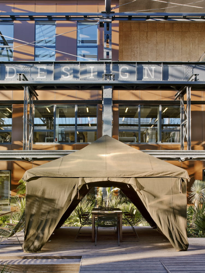 La Manufacture Design : chez Saguez & Partners.