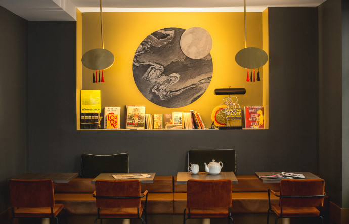 Les espaces de coworking se glissent dans les parties communes de l’hôtel, en toute discrétion.