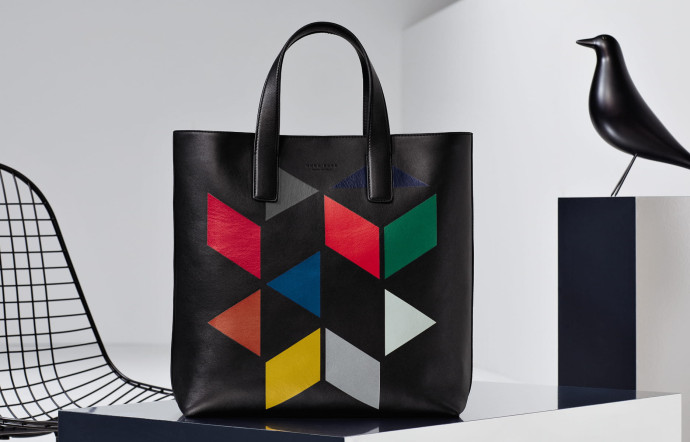 Le tote bag, 750 €. Collection « An Eames Celebration », Hugo Boss.