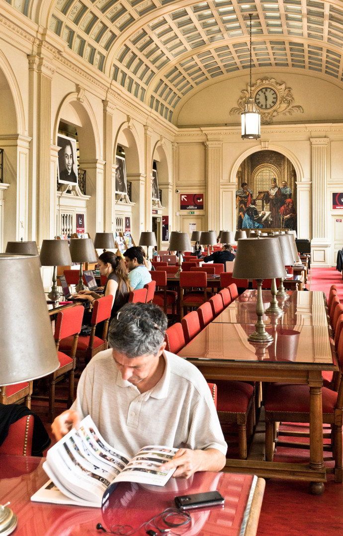 Una salle de lecture à la Cité U à Paris.