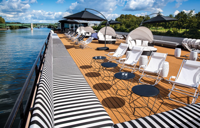 La terrasse du "B", sur la Seine.